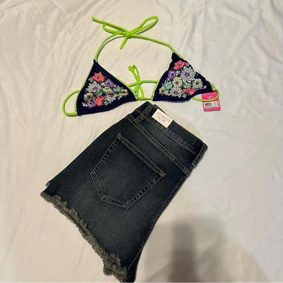 Victoria’s Secret Beach Set - Picture 6 of 8